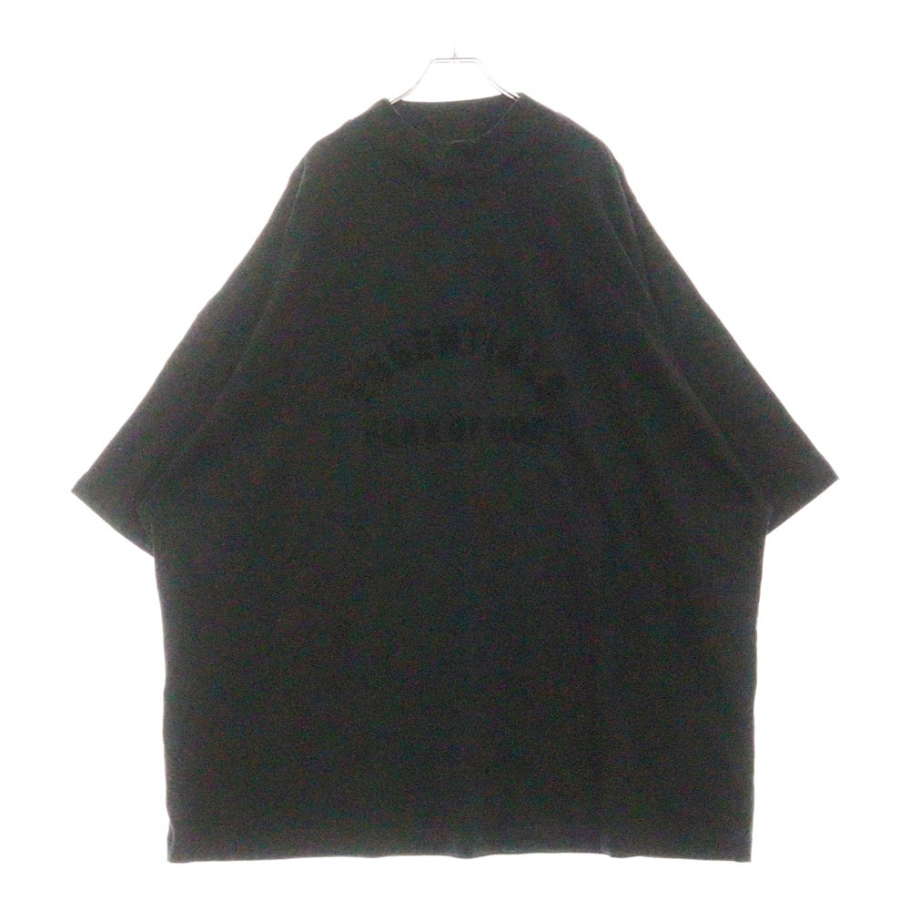 FEAR OF GOD ESSENTIALS(フィアオブゴッド エッセンシャルズ) S/S T-SHIRT ラバーロゴ半袖Tシャツ ブラック