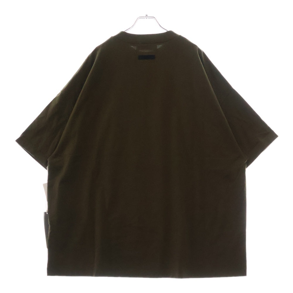 FEAR OF GOD ESSENTIALS(フィアオブゴッド エッセンシャルズ) S/S T-SHIRT ロゴプリント半袖Tシャツ カーキ