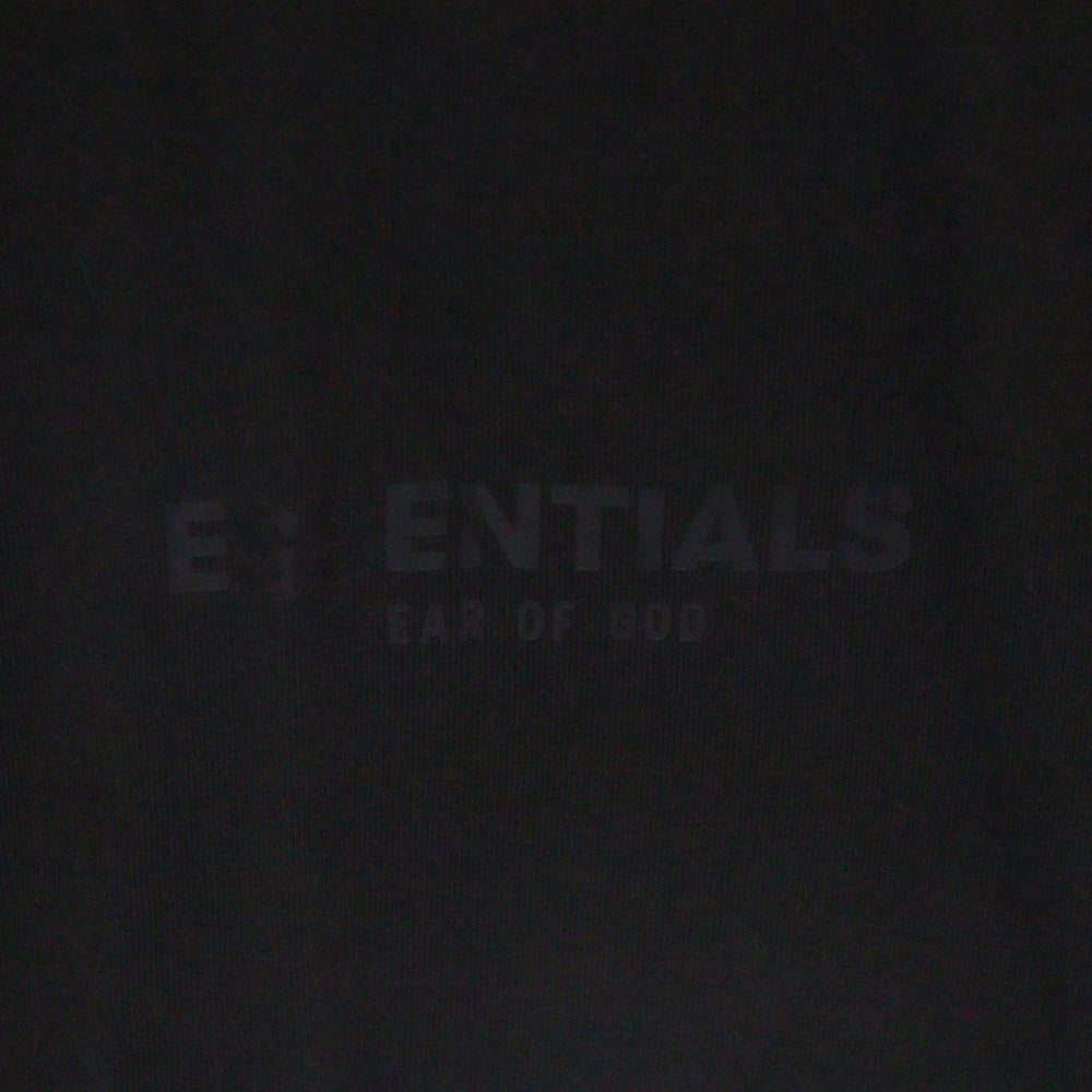 FEAR OF GOD ESSENTIALS(フィアオブゴッド エッセンシャルズ) S/S T-SHIRT バックリフレクターロゴ 半袖Tシャツ ブラック