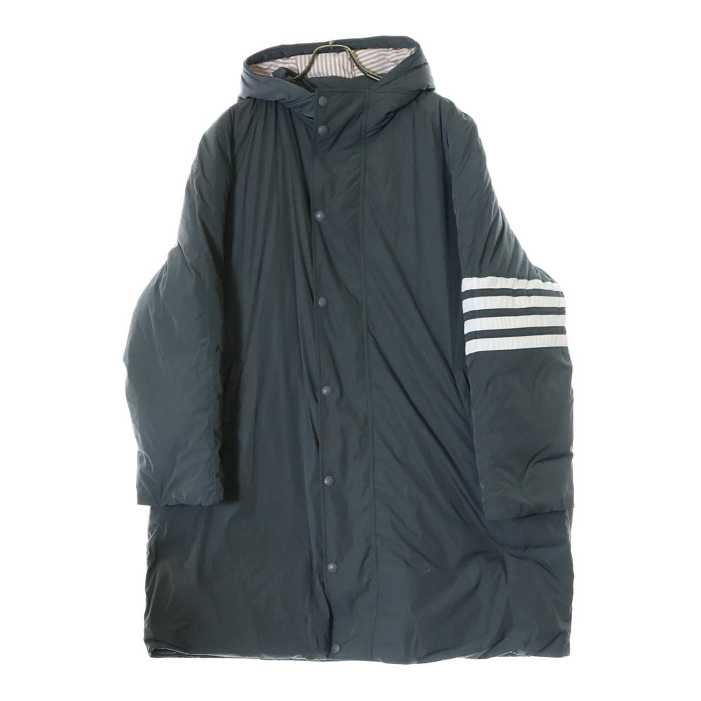 THOM BROWNE(トムブラウン) 4BARストライプ フーデッド ダウンコート アウター グレー MOD064X-07259