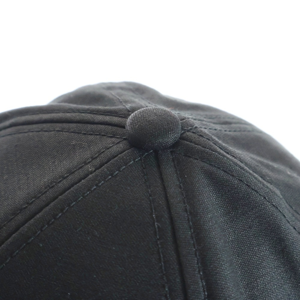 Sacai(サカイ) ×WTAPS Cotton Back Satin Cap 01 ダブルタップス ロゴ刺繍キャップ 帽子 ブラック 25-0931S
