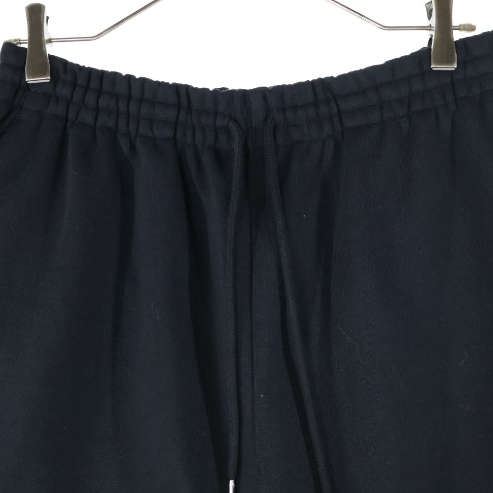 A'gem 9(エージェムナイン) 25SS ×.kom EMBROIDERY ANGEL HALF PT エンジェルエンブロイダリーロゴ ショーツ ハーフパンツ ブラック AGN25-C04