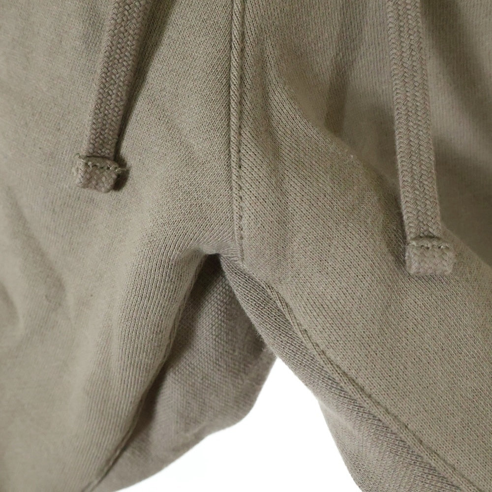 FEAR OF GOD ESSENTIALS(フィアオブゴッド エッセンシャルズ) SHORT PANTS リフレクターロゴ スウェットハーフパンツ ショーツ ベージュ