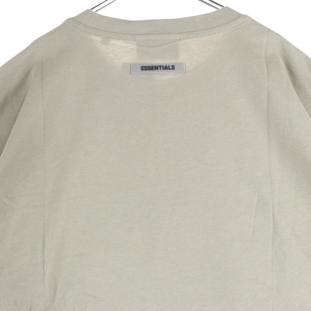 FEAR OF GOD ESSENTIALS(フィアオブゴッド エッセンシャルズ) S/S T-SHIRT フロントラバーロゴ 半袖Tシャツ ベージュ