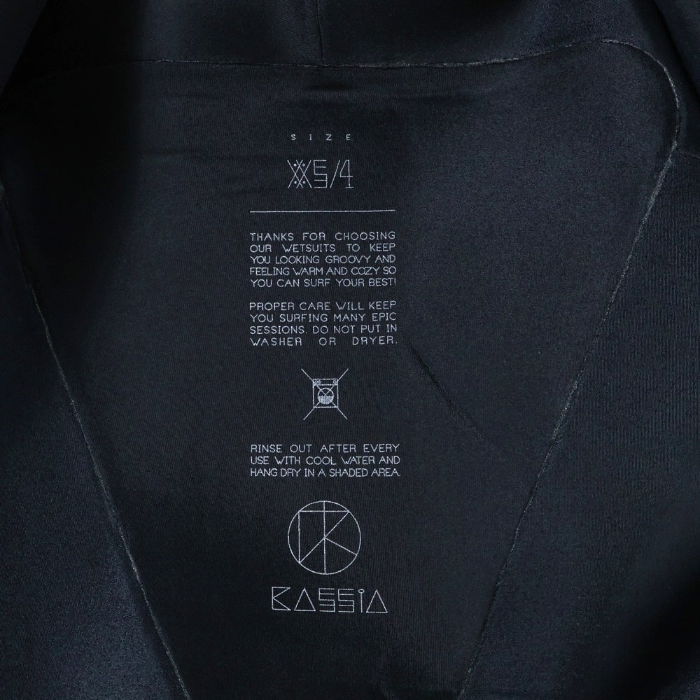 KASSIA(カシア) KASSIA カシア フロントジップロングスリーブスプリングウェット レディース 総柄スイムウェア 水着 ブルー