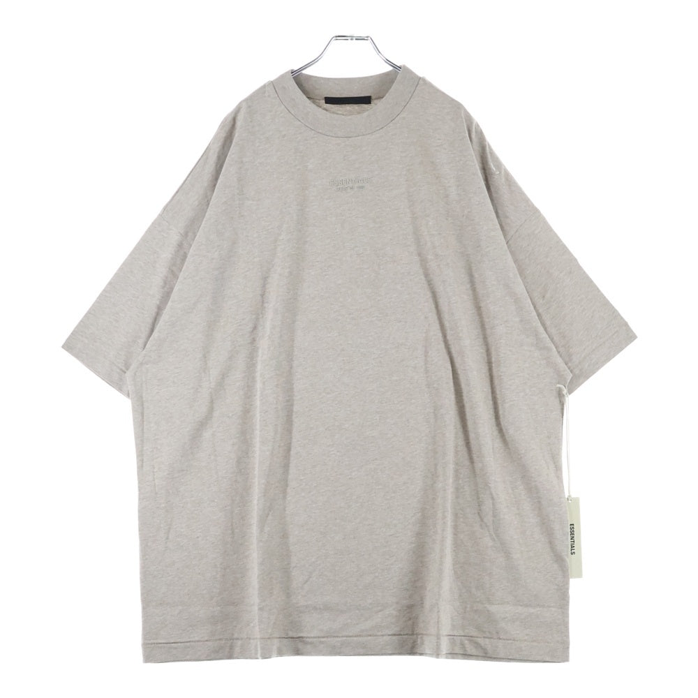 FEAR OF GOD ESSENTIALS(フィアオブゴッド エッセンシャルズ) S/S T-SHIRT ラバーロゴ 半袖Tシャツ ベージュ