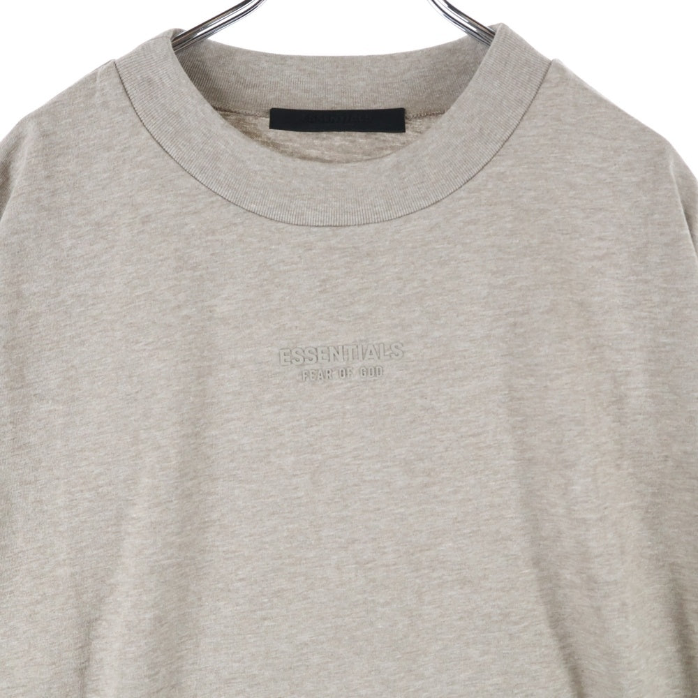 FEAR OF GOD ESSENTIALS(フィアオブゴッド エッセンシャルズ) S/S T-SHIRT ラバーロゴ 半袖Tシャツ ベージュ