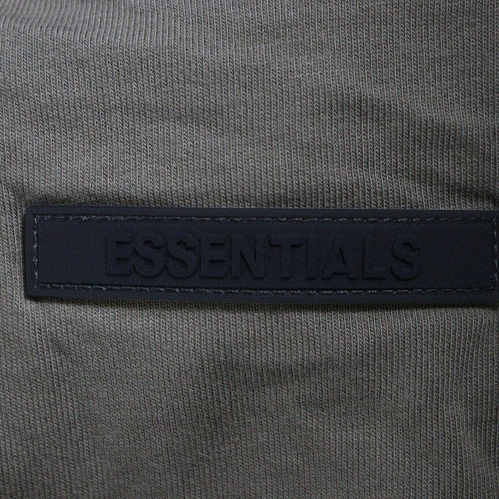 FEAR OF GOD ESSENTIALS(フィアオブゴッド エッセンシャルズ) S/S T-SHIRT バックラバーロゴ半袖Tシャツ ブラウン