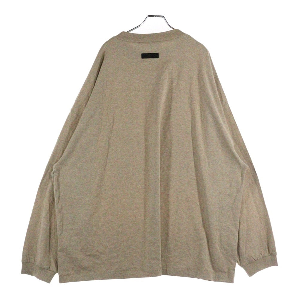 FEAR OF GOD ESSENTIALS(フィアオブゴッド エッセンシャルズ) L/S T-SHIRT ラバーロゴ オーバーサイズ長袖Tシャツ ロンT ベージュ