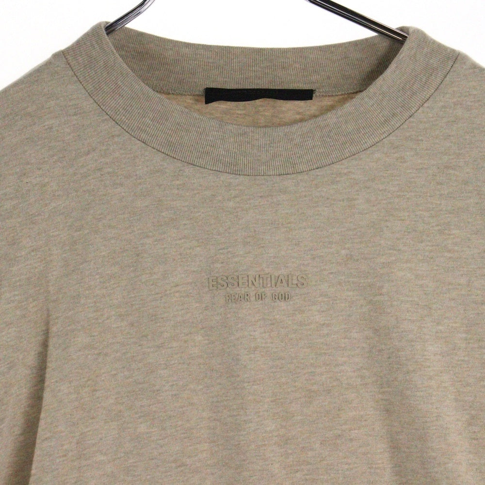 FEAR OF GOD ESSENTIALS(フィアオブゴッド エッセンシャルズ) L/S T-SHIRT ラバーロゴ オーバーサイズ長袖Tシャツ ロンT ベージュ