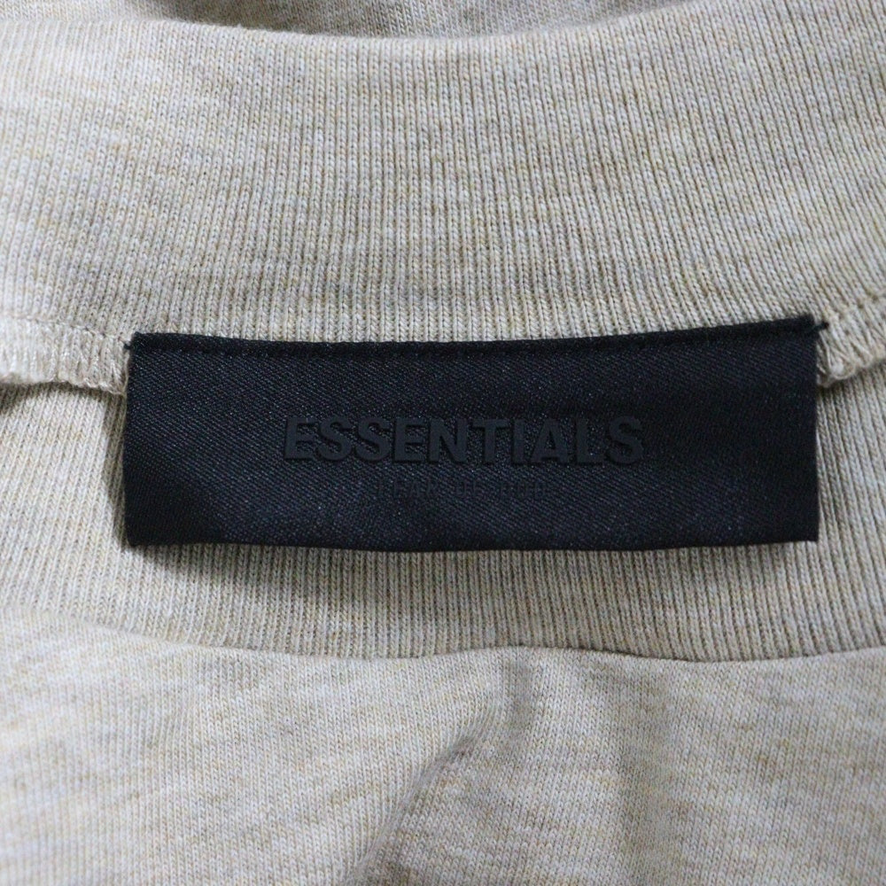 FEAR OF GOD ESSENTIALS(フィアオブゴッド エッセンシャルズ) L/S T-SHIRT ラバーロゴ オーバーサイズ長袖Tシャツ ロンT ベージュ