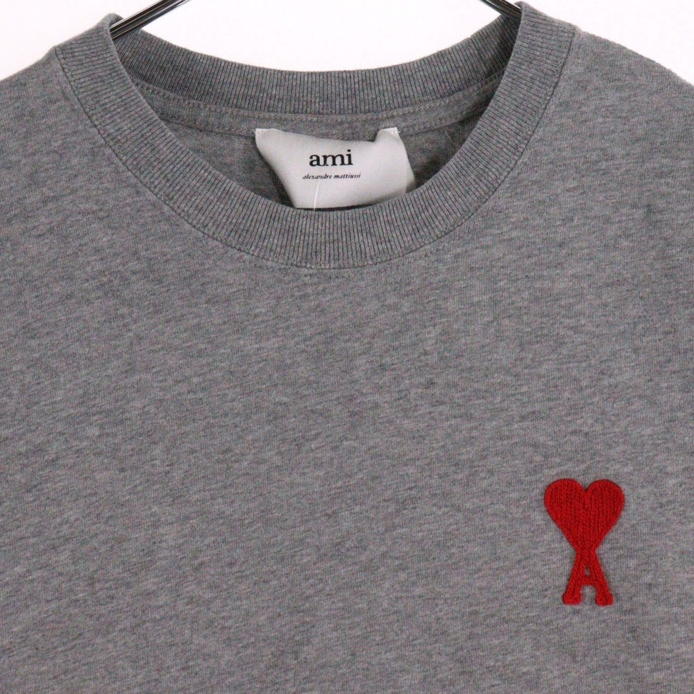 AMI Alexandre Mattiussi(アミアレクサンドルマテュッシ) AMI DE COEUR T-Shirt ハートロゴ刺繍 半袖Tシャツ グレー UTS004.726