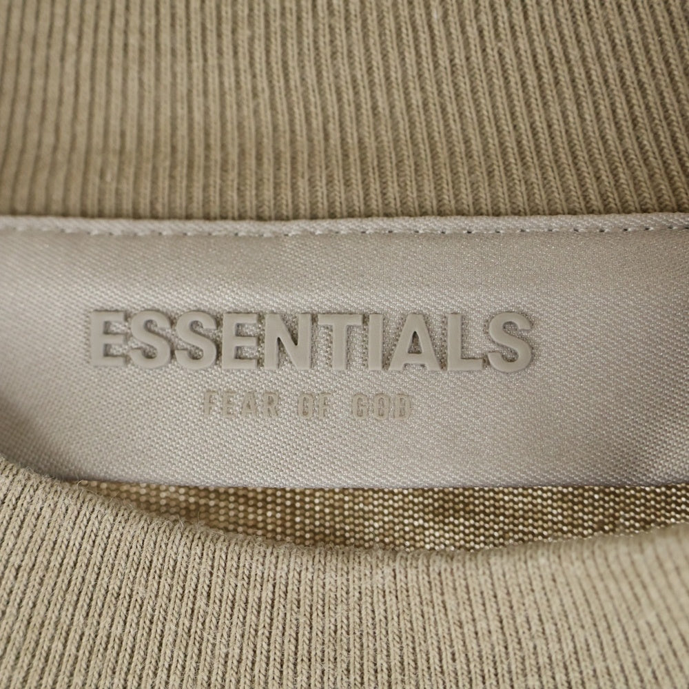 FEAR OF GOD ESSENTIALS(フィアオブゴッド エッセンシャルズ) S/S T-SHIRT フェルトロゴ 半袖Tシャツ レディース ベージュ