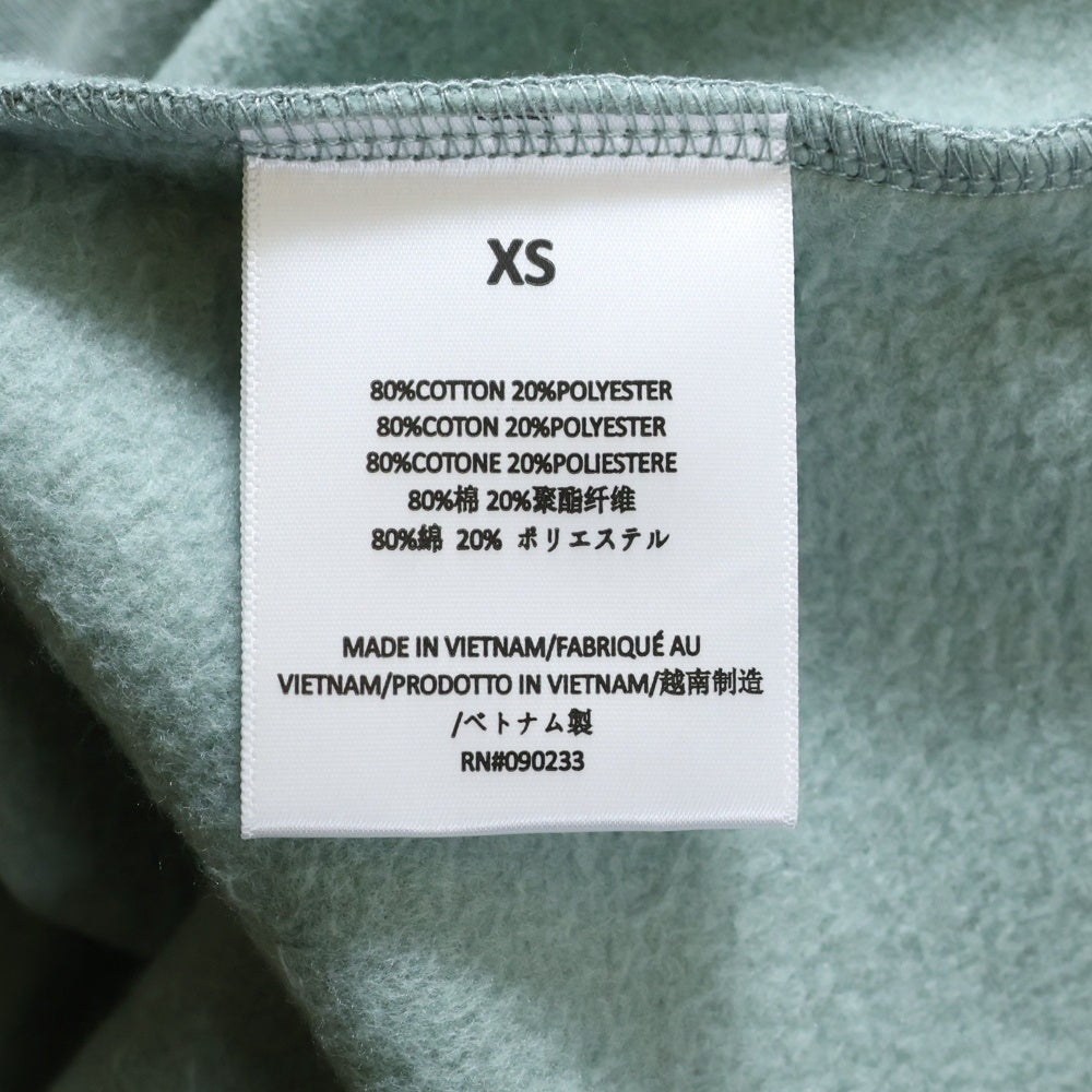 FEAR OF GOD ESSENTIALS(フィアオブゴッド エッセンシャルズ) SWEATSHIRT フロントラバーロゴ クルーネックスウェットトレーナー グリーン