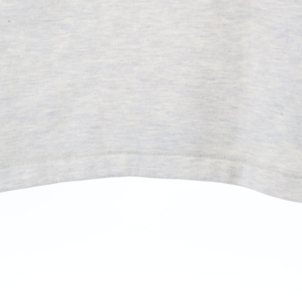 FEAR OF GOD ESSENTIALS(フィアオブゴッド エッセンシャルズ) MOCKNECK SWEATSHIRT バックフェルトロゴ モックネックスウェットトレーナー グレージュ