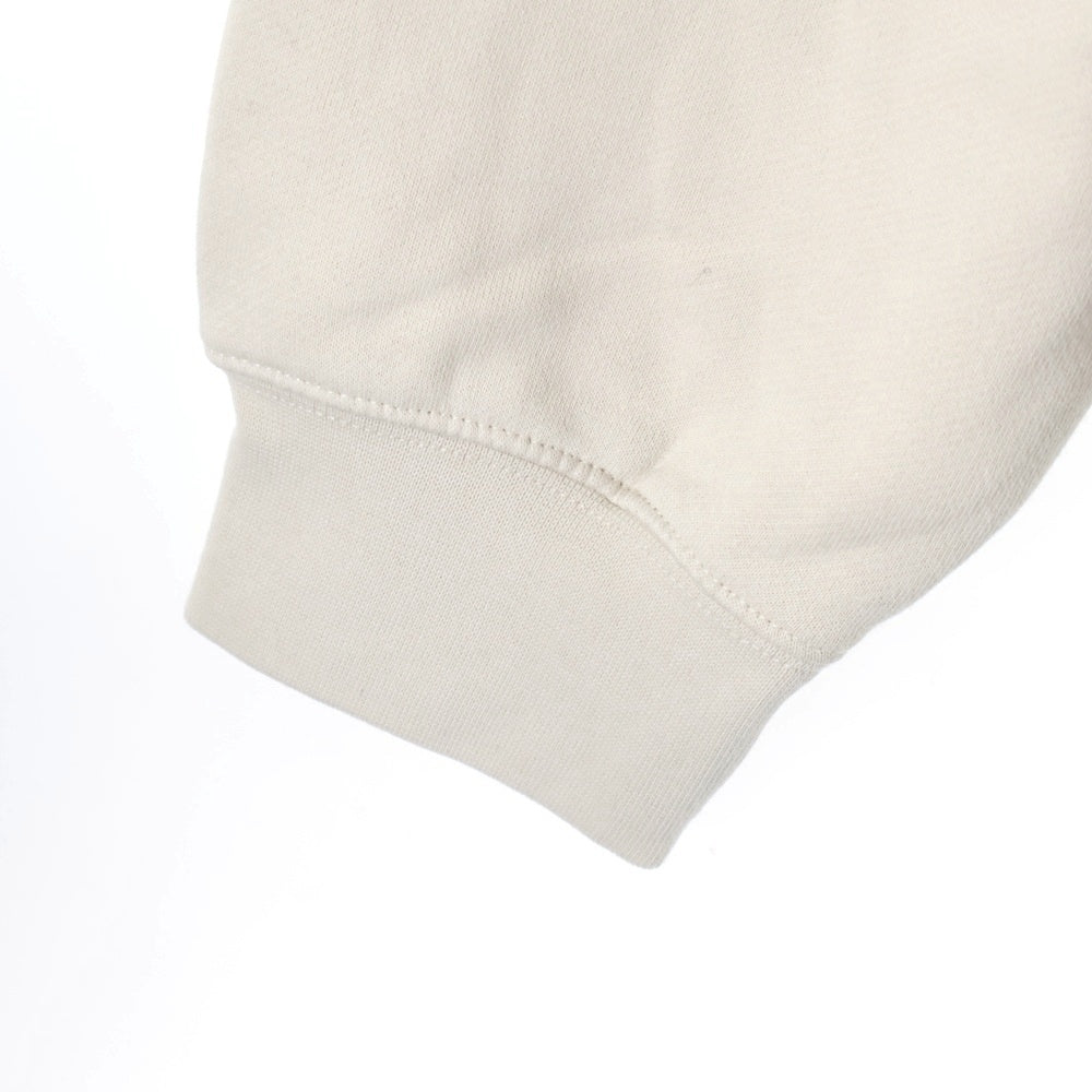 FEAR OF GOD ESSENTIALS(フィアオブゴッド エッセンシャルズ) SWEATSHIRT フェルトロゴ クルーネックスウェットトレーナー アイボリー