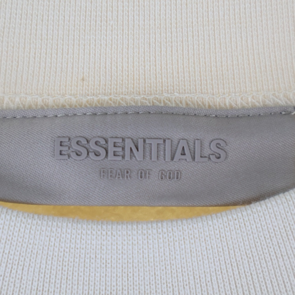 FEAR OF GOD ESSENTIALS(フィアオブゴッド エッセンシャルズ) SWEATSHIRT フェルトロゴ クルーネックスウェットトレーナー アイボリー