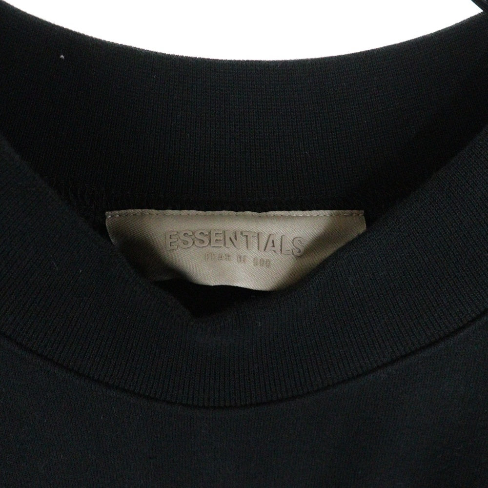 FEAR OF GOD ESSENTIALS(フィアオブゴッド エッセンシャルズ) SWEATSHIRT バックフェルトロゴ クルーネックスウェットトレーナー ブラック