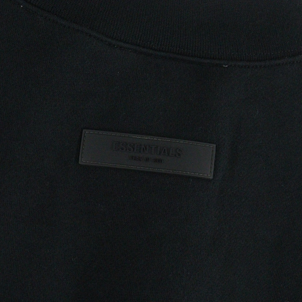 FEAR OF GOD ESSENTIALS(フィアオブゴッド エッセンシャルズ) SWEATSHIRT バックフェルトロゴ クルーネックスウェットトレーナー ブラック