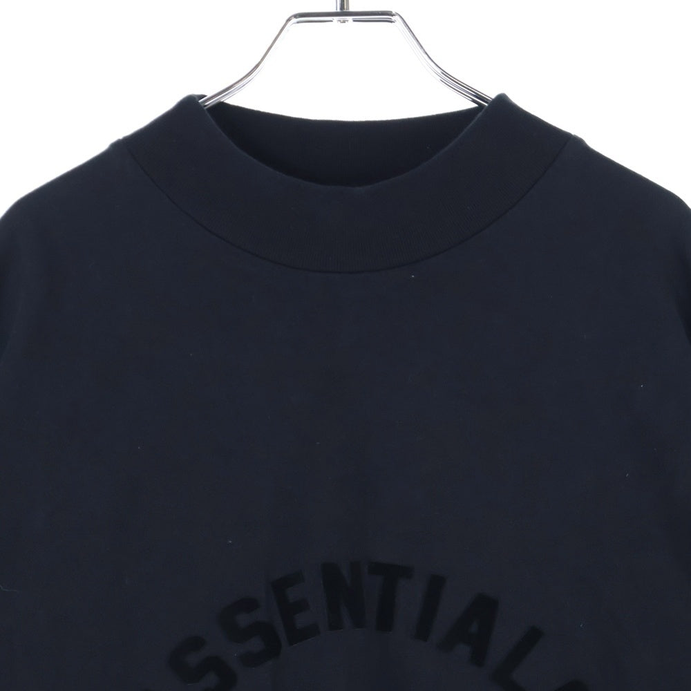 FEAR OF GOD ESSENTIALS(フィアオブゴッド エッセンシャルズ) ラバーフロントロゴ 半袖Tシャツ カットソー ブラック