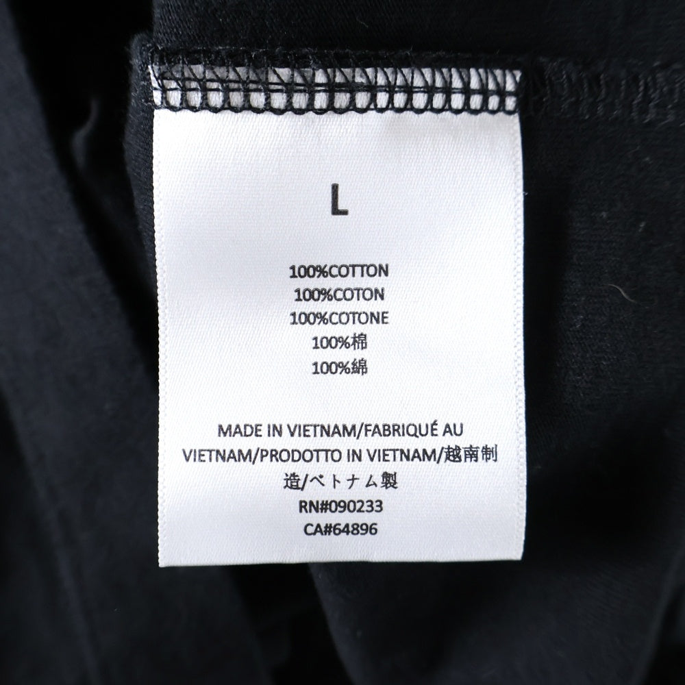 FEAR OF GOD ESSENTIALS(フィアオブゴッド エッセンシャルズ) ラバーフロントロゴ 半袖Tシャツ カットソー ブラック