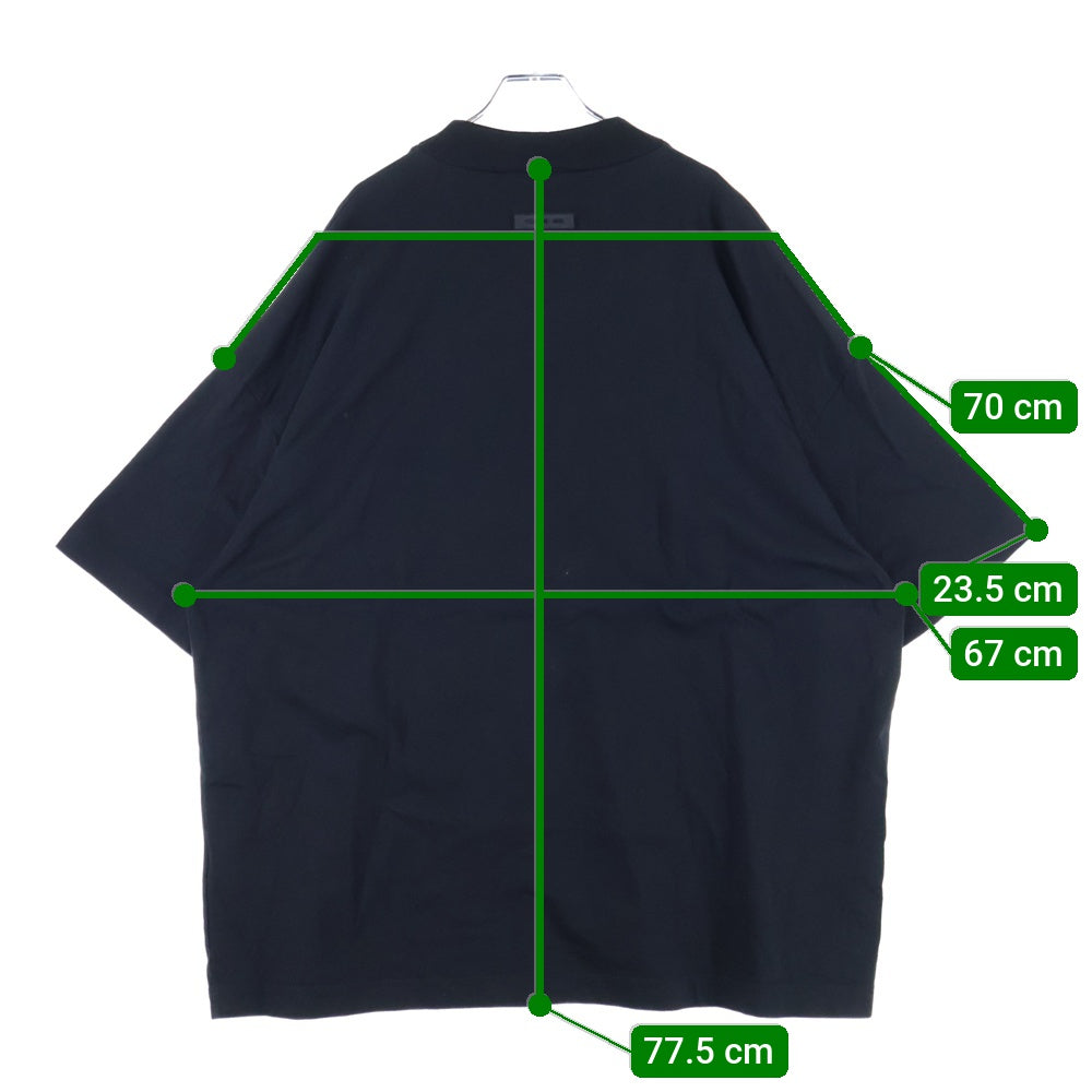 FEAR OF GOD ESSENTIALS(フィアオブゴッド エッセンシャルズ) ラバーフロントロゴ 半袖Tシャツ カットソー ブラック