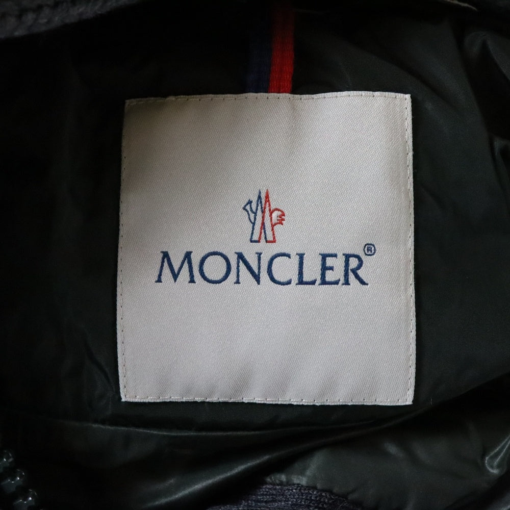 MONCLER(モンクレール) CANUT ロゴパッチ フーデッド ダウンジャケット カーキ 32091413114554155
