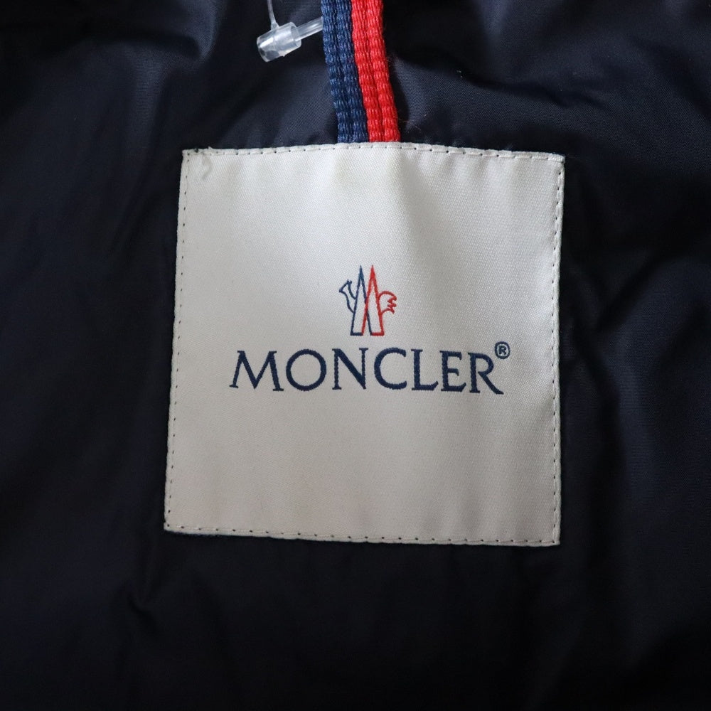 MONCLER(モンクレール) SERVIERES ロゴパッチ ダウンジャケット ネイビー E20914194085 68352