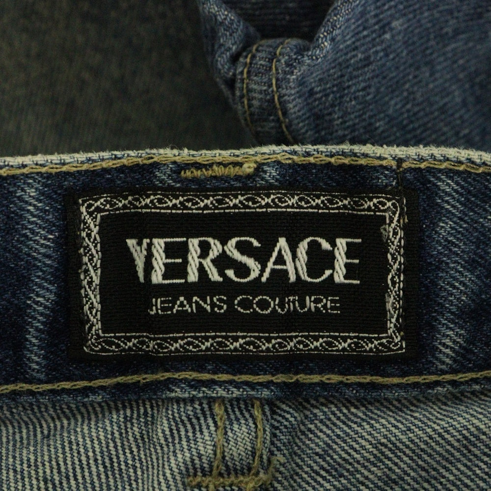 VERSACE JEANS COUTURE(ヴェルサーチジーンズクチュール) ロゴパッチ付き ストレッチデニムパンツ ジーンズ インディゴ