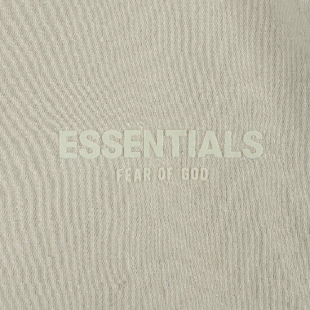 FEAR OF GOD ESSENTIALS(フィアオブゴッド エッセンシャルズ) S/S T-SHIRT フェルトロゴ 半袖Tシャツ ベージュ