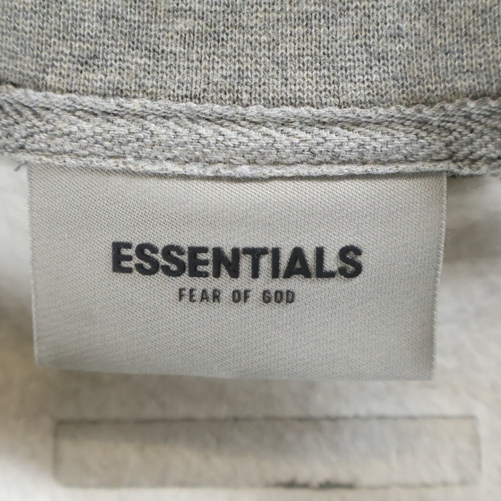FEAR OF GOD ESSENTIALS(フィアオブゴッド エッセンシャルズ) SWEATSHIRT バックラバーロゴ クルーネックスウェットトレーナー グレー