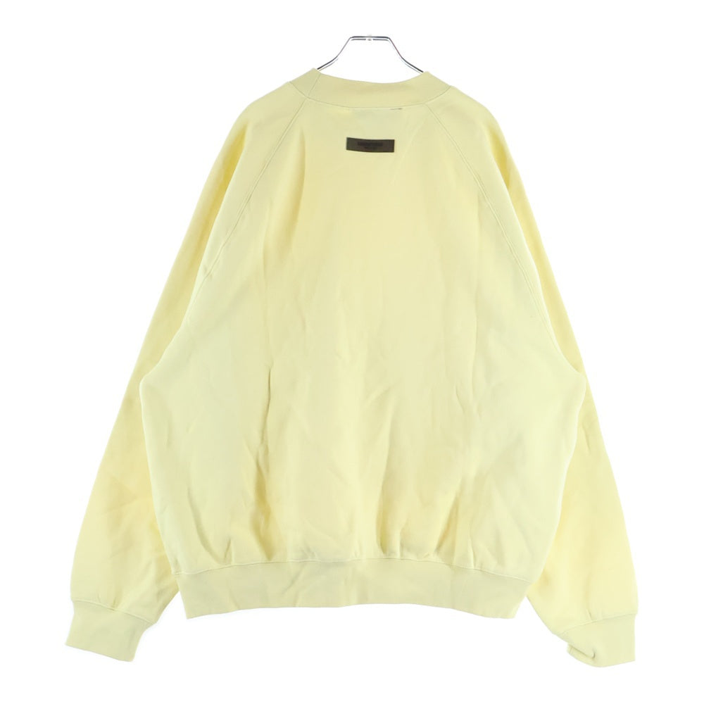 FEAR OF GOD ESSENTIALS(フィアオブゴッド エッセンシャルズ) SWEATSHIRT フェルトロゴ クルーネックスウェットトレーナー イエロー