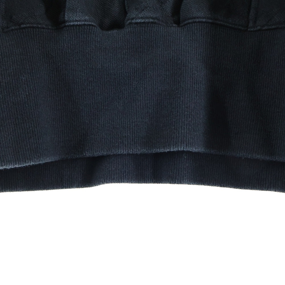 we11done(ウェルダン) 総柄 ラバーロゴ クルーネックスウェットトレーナー ブラック WD-TS3-21-580-U-SK