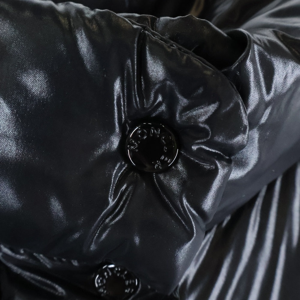 MONCLER(モンクレール) BRETHIL GIUBBOTTO ロゴワッペン ダウンジャケット ブラック レディース B20934536305 68950