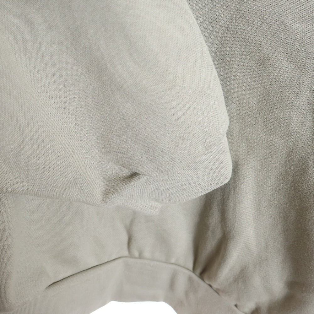 FEAR OF GOD ESSENTIALS(フィアオブゴッド エッセンシャルズ) HOODIE ラバーロゴ プルオーバースウェットパーカー フーディー ベージュ