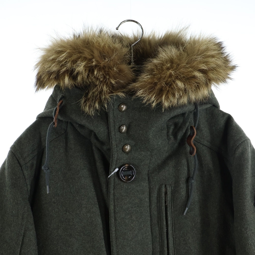 MONCLER(モンクレール) FAURE GIUBBOTTO 裏地コヨーテ ロゴワッペン ウールダウンコート グリーン 420914233115 57318