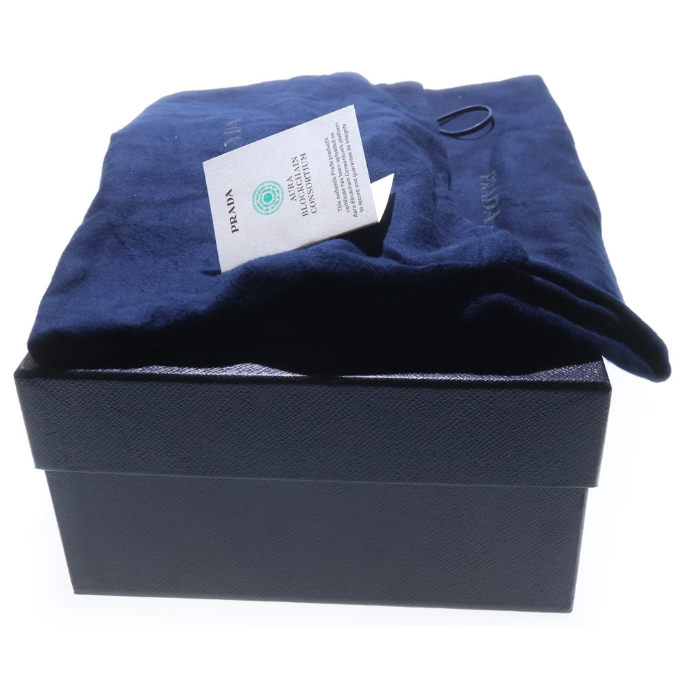 PRADA(プラダ) トライアングルロゴプレート ブラッシュドレザー ローファー ブラック 2DE127