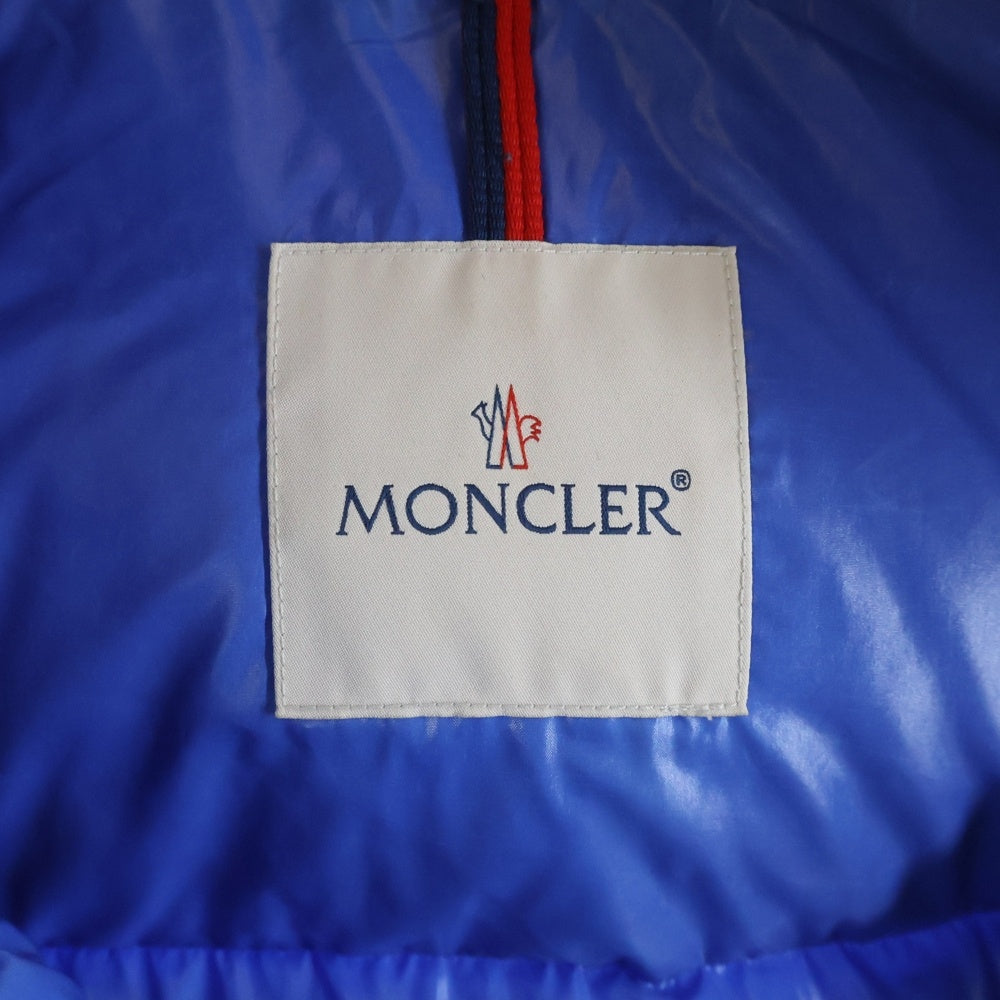 MONCLER(モンクレール) MONTBELIARD GIUBBOTTO モンベリアール ロゴワッペン ダウンジャケット ブルー D20914180305