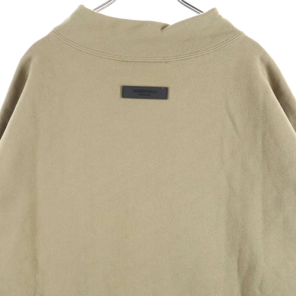 FEAR OF GOD ESSENTIALS(フィアオブゴッド エッセンシャルズ) MOCK NECK SWEATSHIRT フェルトロゴ ハイネックスウェットトレーナー ベージュ