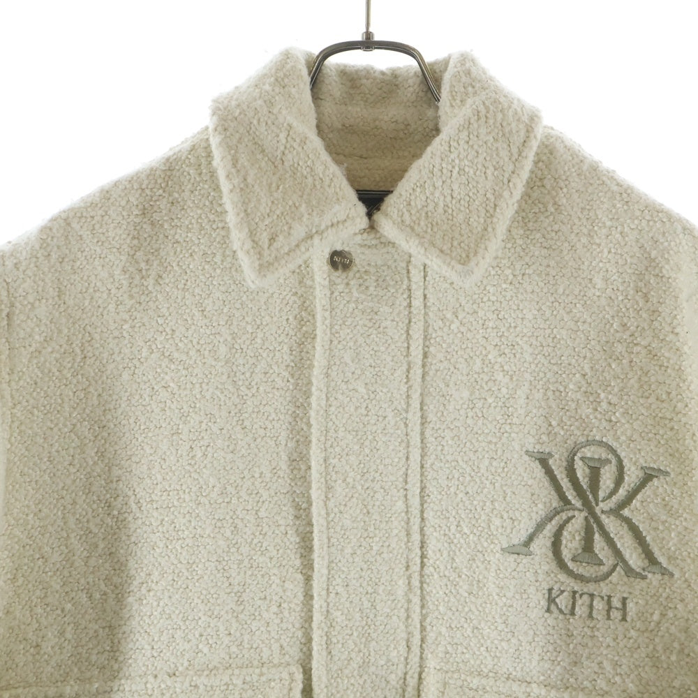 KITH(キス) フロントエンブロイダリーデザイン ダブルフラップポケット ジップアップ ボアジャケット ホワイト 25-020-060-0006-3-0