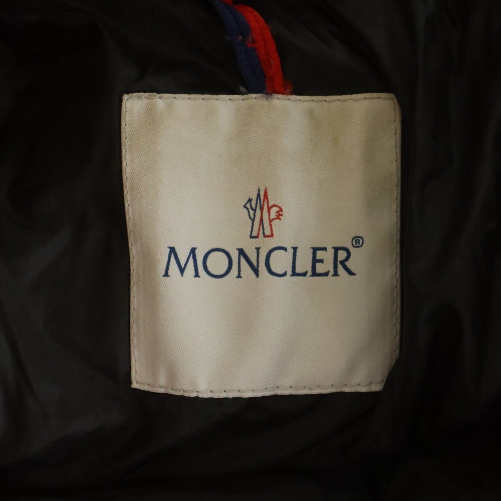 MONCLER(モンクレール) KORUM アームロゴワッペン フーデッド ジップアップ ダウンジャケット レッド 32091419520553329