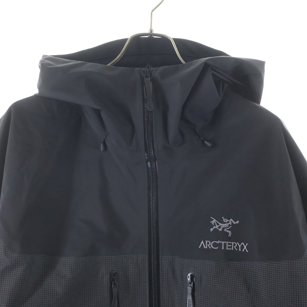 ARC'TERYX(アークテリクス) ALPHA JACKET アルファー エンブロイダリーデザイン フーデッド ジップアップ ナイロンジャケット ブラック X000006454