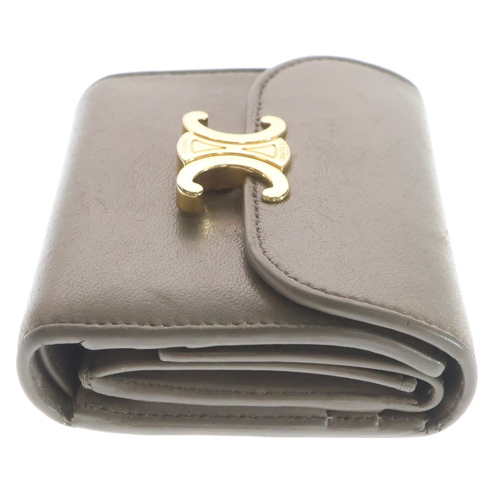 CELINE(セリーヌ) トリオンフ スモールフラップウォレット 三つ折り財布 ベージュ カーフスキン ゴールド金具 10D783DPV.38NO