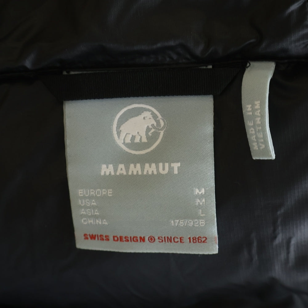 MAMMUT(マムート) フロントロゴデザイン マルチポケット ジップアップ ダウンジャケット ブラック 1013-02630