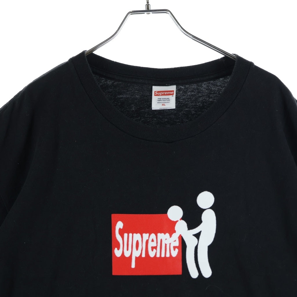 SUPREME(シュプリーム) 25AW Stick Tee フロントロゴ スティック クルーネック半袖Tシャツ カットソー ブラック