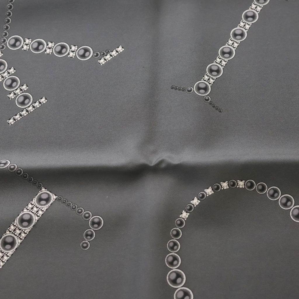 MIKIMOTO(ミキモト) パールデザイン シルク スカーフ ブラック レディース