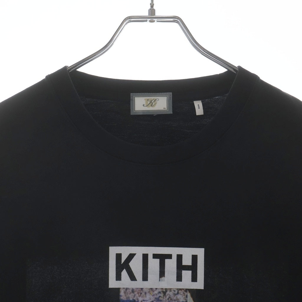 KITH(キス) ×WILSON ウィルソン フォトデザイン クルーネック カットソー 半袖Tシャツ ブラック KHM030091-001