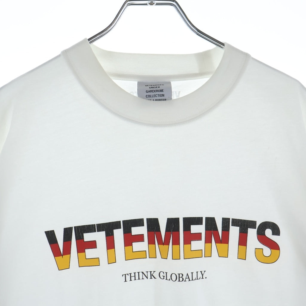 VETEMENTS(ヴェトモン) GERMANY LOGO OVERSIZED ジャーマンロゴデザイン クルーネック カットソー オーバーサイズ Tシャツ ホワイト UA52TR290G