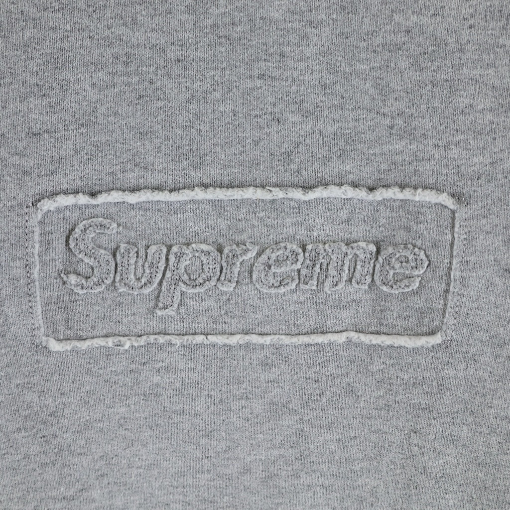 SUPREME(シュプリーム) 20SS Cutout Logo Crewneck カットアウト