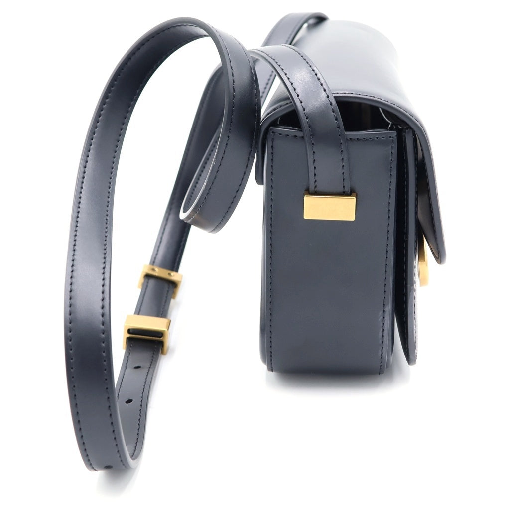 EMPORIO ARMANI EA7(エンポリオアルマーニイーエーセブン) ロゴプレートデザイン パテントレザー ショルダーバッグ ブラック Y3E251 レディース